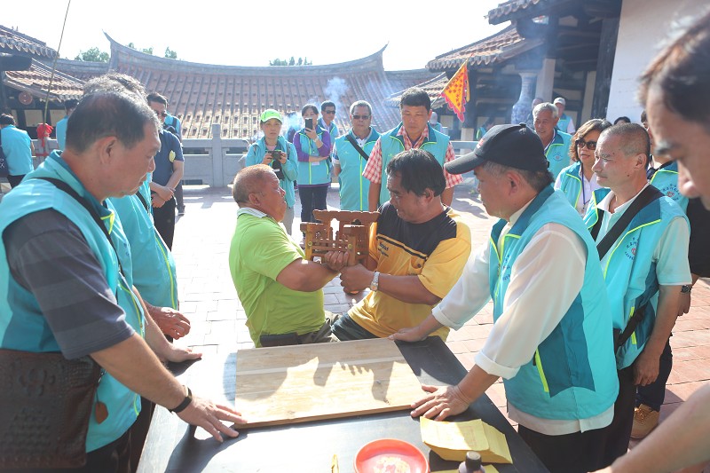 媽祖降示豎旗